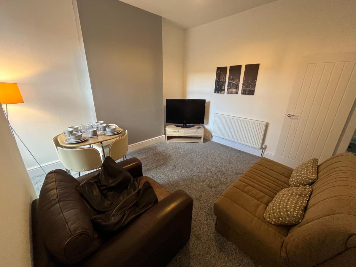 Amazing 8 Person 4 Bedroom And 2 Bathroom Mega House! Kingston upon Hull Buitenkant foto